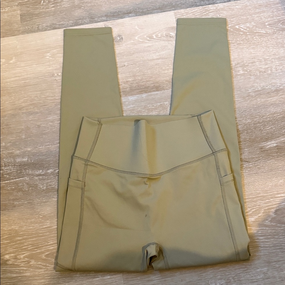 High-Waist Olive Green Leggings with Side Pockets